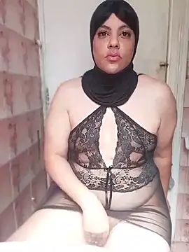 LenaQPeach online show from June 2026 12:11:01 PM