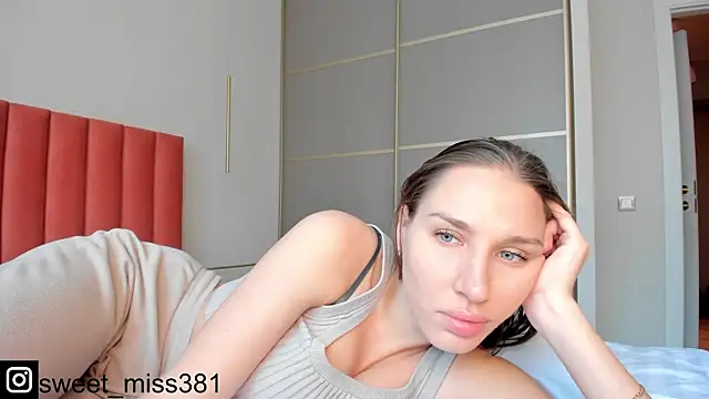 SofiClimbing online show from December 2024 05:18:01 AM