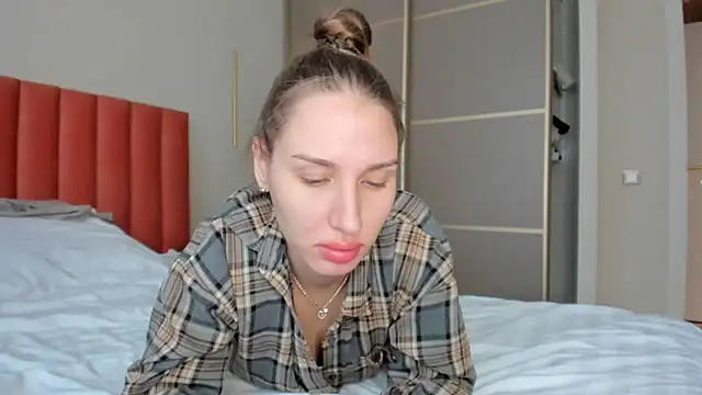 SofiClimbing online show from February 2025 02:38:01 AM