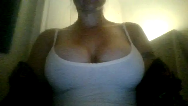 Snapshot of Miacarter1234 chatting on June 2026 08:00:02 AM Miacarter1234 online show from June 2026 08:00:02 AM