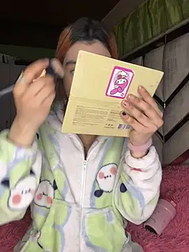 Nana-Komatsu online show from June 2026 05:06:01 AM