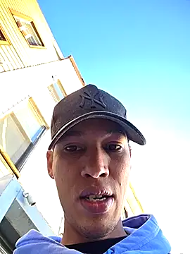 Snapshot of el_negga chatting on June 2026 10:28:02 AM el negga online show from June 2026 10:28:02 AM