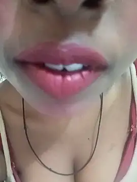 Sexy-Zeenat online show from June 2026 07:54:02 AM