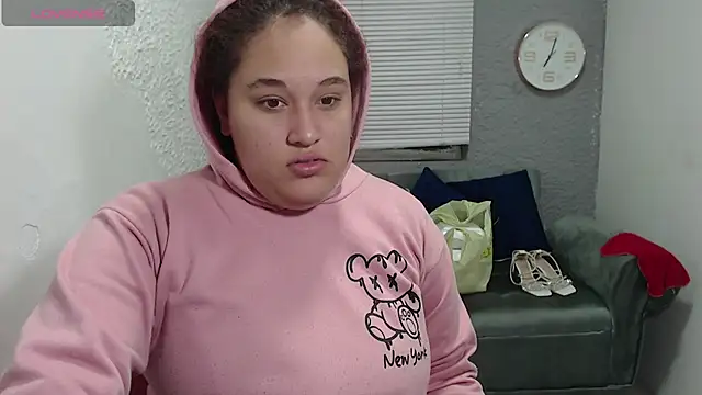 leilasosexy online show from July 2026 02:01:02 PM