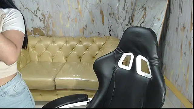 lia x a online show from June 2026 01:10:01 PM