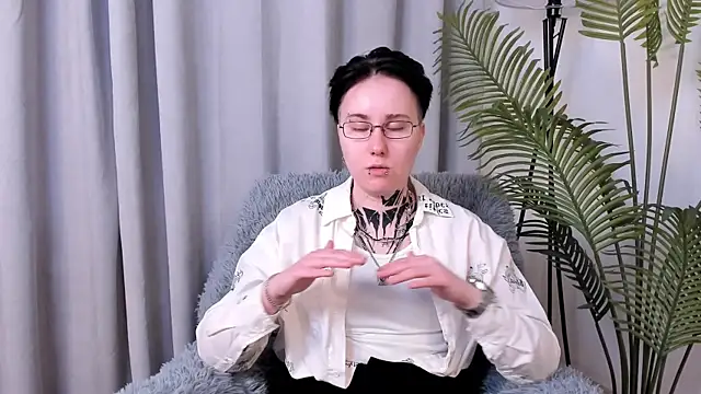 LeonOsbey online show from June 2026 02:33:01 PM