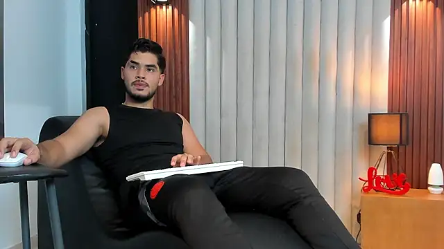 Snapshot of luciano_vitale chatting on July 2026 06:36:01 PM luciano vitale online show from July 2026 06:36:01 PM