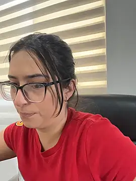 Snapshot of Kloenovoa- chatting on June 2026 01:13:01 PM Kloenovoa- online show from June 2026 01:13:01 PM