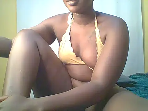 Snapshot of laura_9394 chatting on June 2026 02:12:01 AM laura 9394 online show from June 2026 02:12:01 AM