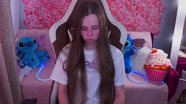 Snapshot of Sasha_Foxyyy chatting on June 2026 01:46:02 PM Sasha Foxyyy online show from June 2026 01:46:02 PM