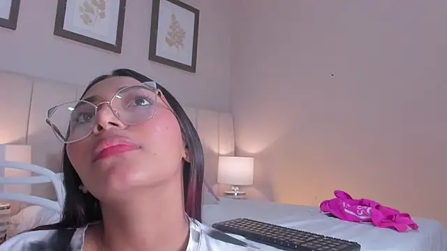 vanessa  stp online show from June 2026 06:34:01 PM