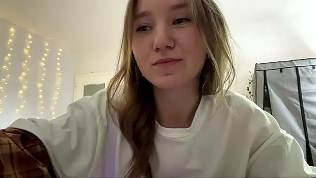 Snapshot of smalllisa chatting on June 2026 04:56:02 PM smalllisa online show from June 2026 04:56:02 PM