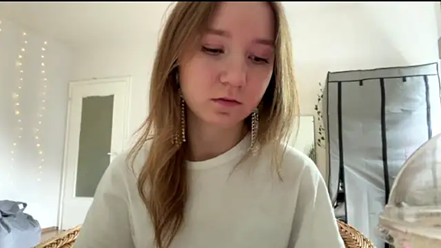 Snapshot of smalllisa chatting on June 2026 03:07:02 PM smalllisa online show from June 2026 03:07:02 PM