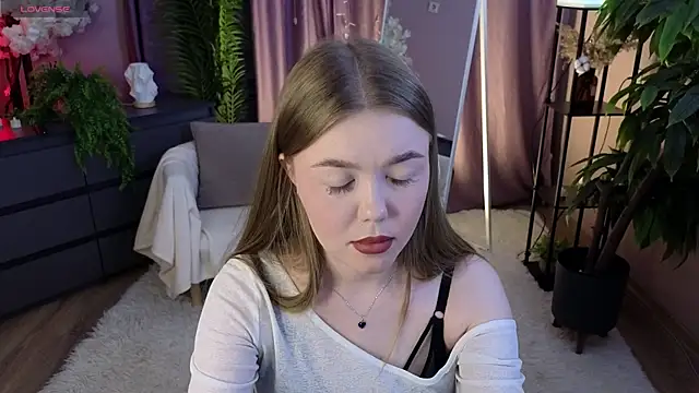 Lina deels online show from June 2026 07:07:02 PM