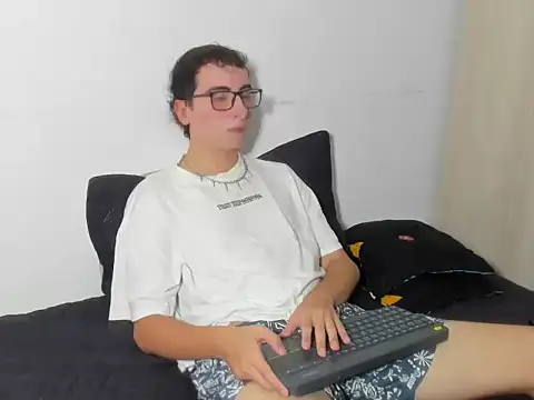 MiloGM  online show from June 2026 07:29:01 PM