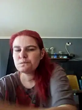 Snapshot of GoldenWifee chatting on June 2026 05:32:02 AM GoldenWifee online show from June 2026 05:32:02 AM