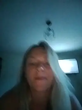 Snapshot of NinaHola chatting on June 2026 07:41:02 PM NinaHola online show from June 2026 07:41:02 PM