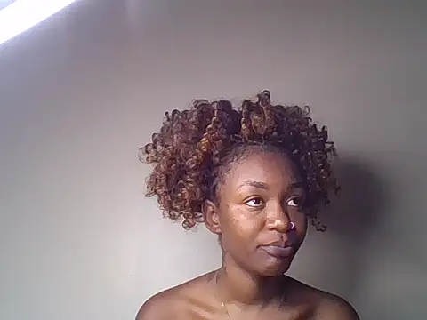 Snapshot of Lill_Miss chatting on June 2026 05:44:01 PM Lill Miss online show from June 2026 05:44:01 PM