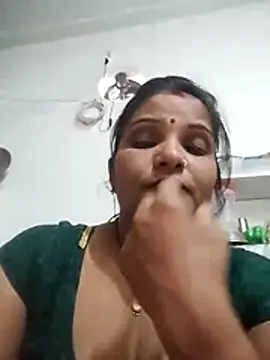 Snapshot of Cut_rani64 chatting on June 2026 01:04:01 PM Cut rani64 online show from June 2026 01:04:01 PM