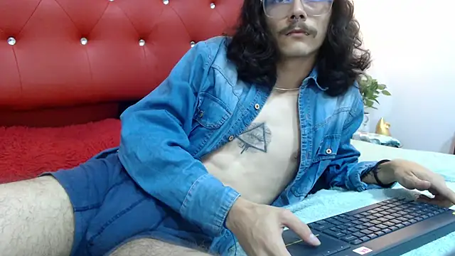 Snapshot of bigcock_robert chatting on June 2026 07:29:01 PM bigcock robert online show from June 2026 07:29:01 PM