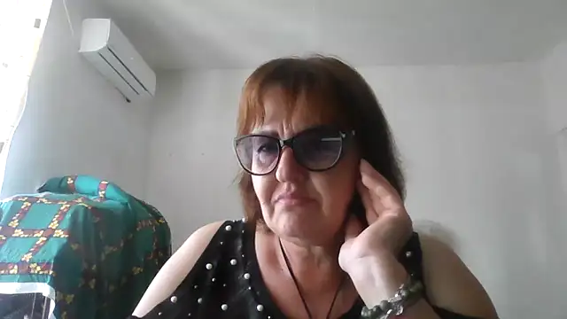 ErikaXShine online show from June 2026 12:00:01 PM