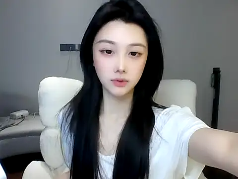 SylvieMaya online show from June 2026 04:39:02 PM