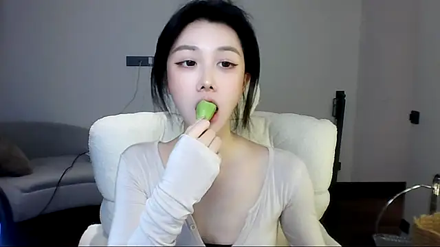 SylvieMaya online show from June 2026 05:30:02 PM