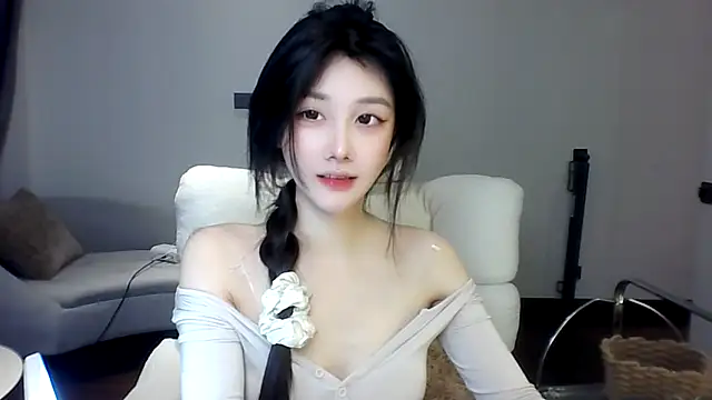 SylvieMaya online show from July 2026 07:19:01 PM