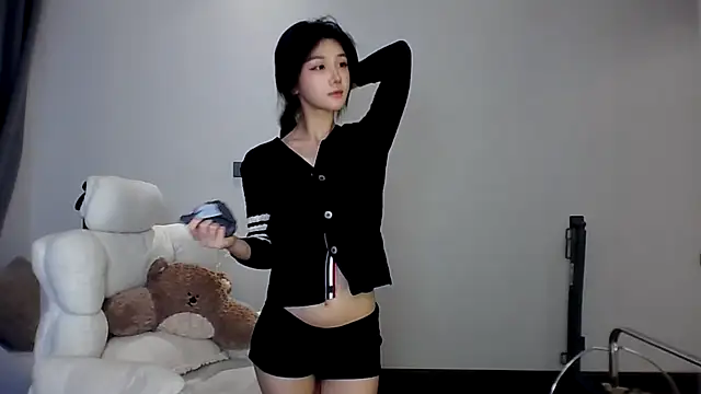 SylvieMaya online show from July 2026 05:00:01 PM