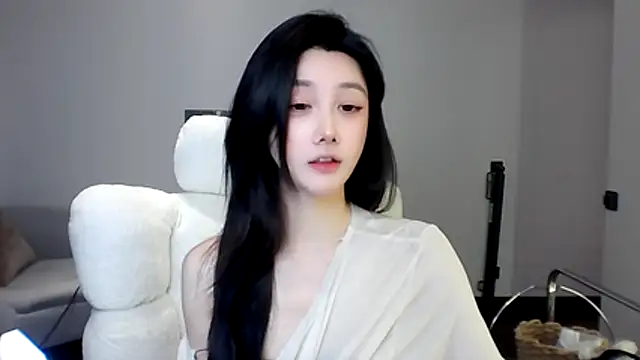 SylvieMaya online show from August 2026 04:16:02 PM