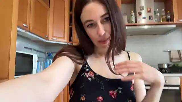 Snapshot of Flamingo_Queen chatting on June 2026 06:33:02 AM Flamingo Queen online show from June 2026 06:33:02 AM