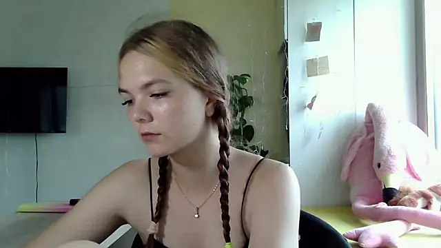 Snapshot of AvrilGillig chatting on July 2026 01:03:02 PM AvrilGillig online show from July 2026 01:03:02 PM