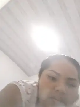 Snapshot of MiaBloom0 chatting on July 2026 03:35:01 AM MiaBloom0 online show from July 2026 03:35:01 AM