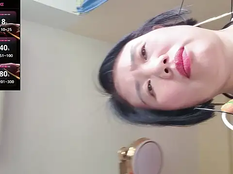 Snapshot of YIYI-queen chatting on June 2026 07:31:01 AM YIYI-queen online show from June 2026 07:31:01 AM