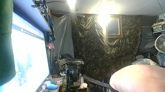 Snapshot of CrowdedAmbrosia8 chatting on August 2026 05:09:01 AM CrowdedAmbrosia8 online show from August 2026 05:09:01 AM