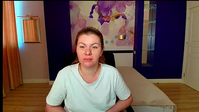 Snapshot of LunaKissesx chatting on June 2026 05:52:01 AM LunaKissesx online show from June 2026 05:52:01 AM
