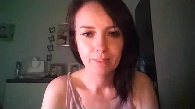 Snapshot of JenniferAlone chatting on June 2026 09:17:01 PM JenniferAlone online show from June 2026 09:17:01 PM