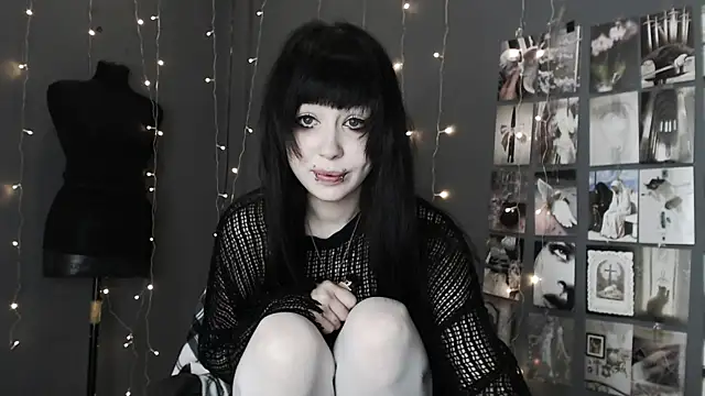 Snapshot of lucyy0_0ddeath chatting on June 2026 06:03:02 AM lucyy0 0ddeath online show from June 2026 06:03:02 AM