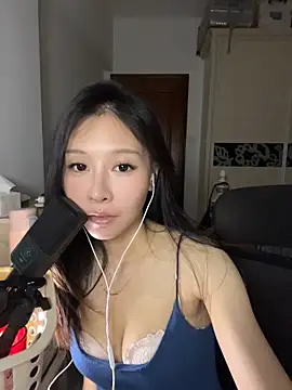 DouDou-2001 online show from June 2026 01:00:02 PM