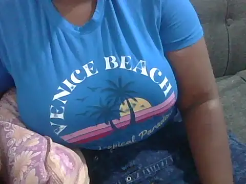 Snapshot of Sexy_gyaly chatting on June 2026 02:21:01 PM Sexy gyaly online show from June 2026 02:21:01 PM