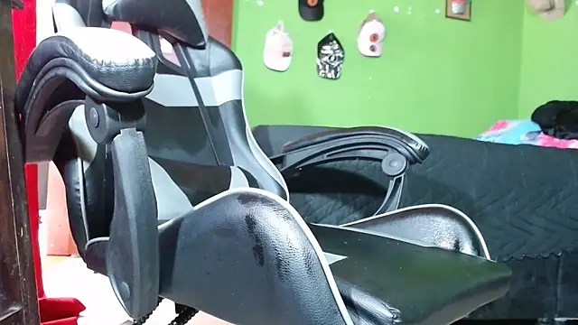 Snapshot of Arian_Pervert chatting on January 2025 03:43:01 PM Arian Pervert online show from January 2025 03:43:01 PM