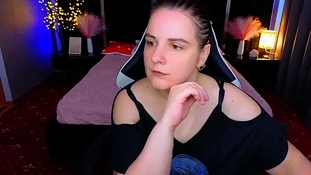 Snapshot of KatrinMilly chatting on June 2026 12:19:02 PM KatrinMilly online show from June 2026 12:19:02 PM