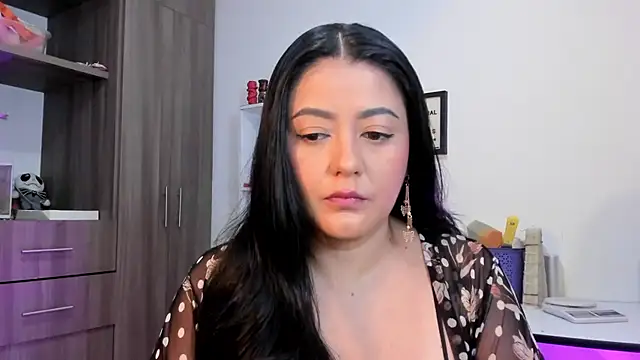 Snapshot of LauraToro_ chatting on June 2026 01:36:01 PM LauraToro online show from June 2026 01:36:01 PM