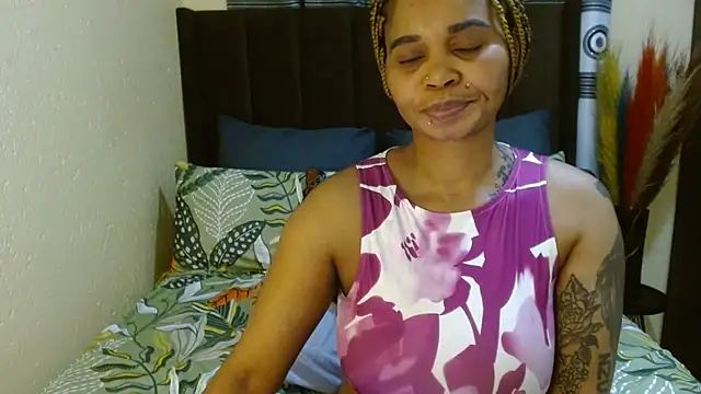 Snapshot of NaughtyLuux12 chatting on July 2026 04:21:02 AM NaughtyLuux12 online show from July 2026 04:21:02 AM