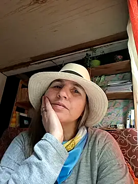 Almaradiante online show from July 2026 06:02:02 PM