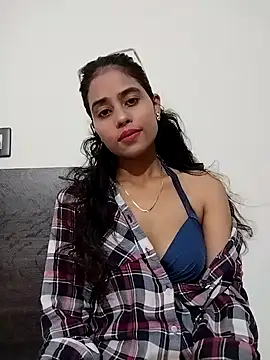 Nikitahot83 online show from June 2026 04:32:01 PM