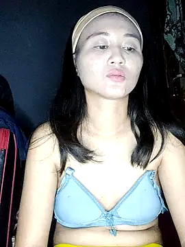 Snapshot of Rayya_4yy chatting on June 2026 03:43:01 PM Rayya 4yy online show from June 2026 03:43:01 PM