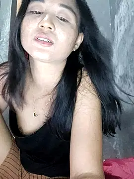 Snapshot of Rayya_4yy chatting on July 2026 07:28:02 PM Rayya 4yy online show from July 2026 07:28:02 PM