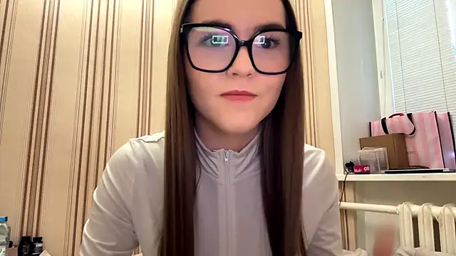 MiaWonderind online show from June 2026 05:33:02 PM