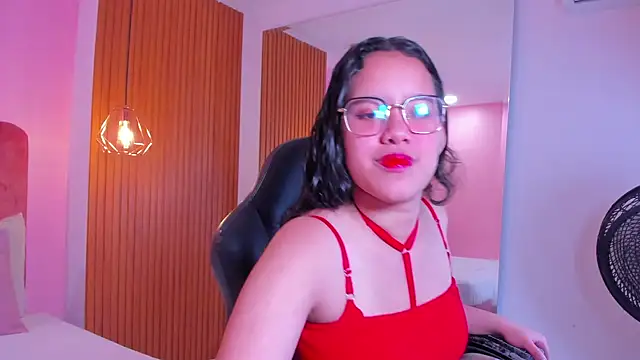 Snapshot of shayra_alina chatting on July 2026 12:44:01 PM shayra alina online show from July 2026 12:44:01 PM
